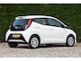 Toyota Aygo 1.0 VVT-i x-play / bekende historie / camera / airco / elek. ramen / audio bediening op het stuur / snelheidsbegrenzer