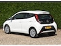 Toyota Aygo 1.0 VVT-i x-play / bekende historie / camera / airco / elek. ramen / audio bediening op het stuur / snelheidsbegrenzer