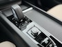 Volvo XC60 2.0 T6 Plug-in hybrid AWD Essential | Climate | Adaptive Cruise controle | Blis | Stoel + stuur verwarming | All season banden | Park Assist | Getint Glas |