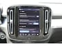 Volvo XC40 B4 Plus Dark | Achteruitrijcamera | Trekhaak, inklapbaar| Google services | Elektrisch bedienbare stoelen | Geheugenfunctie bestuurdersstoel | Harman/Kardon audio | Stoel/stuurverwarming | Apple Carplay | Android Auto |
