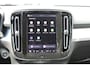 Volvo XC40 B4 Plus Dark | Achteruitrijcamera | Trekhaak, inklapbaar| Google services | Elektrisch bedienbare stoelen | Geheugenfunctie bestuurdersstoel | Harman/Kardon audio | Stoel/stuurverwarming | Apple Carplay | Android Auto |
