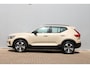 Volvo XC40 B4 Plus Dark | Achteruitrijcamera | Trekhaak, inklapbaar| Google services | Elektrisch bedienbare stoelen | Geheugenfunctie bestuurdersstoel | Harman/Kardon audio | Stoel/stuurverwarming | Apple Carplay | Android Auto |