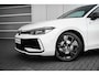 Volkswagen Passat Variant R-Line Edition | Panorama schuifkanteldak | Stoel verwarming | Led Matrix |