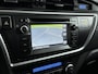Toyota Auris 1.8 Hybrid Executive Limited | Parkeersensoren V+A | Navigatie | Airco | Cruise Control | Voorstoelen Verwarmd |