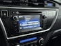 Toyota Auris 1.8 Hybrid Executive Limited | Parkeersensoren V+A | Navigatie | Airco | Cruise Control | Voorstoelen Verwarmd |