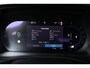 Volvo XC40 B3 Plus Dark - IntelliSafe Assist & Surround - Harman/Kardon audio - Parkeercamera achter - Verwarmde voorstoelen & stuur - Parkeersensoren voor & achter - Elektr. bedienb. voorstoelen met geheugen links - Draadloze tel. lader - Extra getint glas - 18' LMV