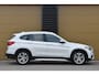BMW X1 sDrive20i * Sportline * Panorama dak * Trekhaak *Head-up * Stoelverwarming * Leder *