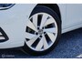 Volkswagen Golf 1.5 eTSI DSG Style Apple/Android Panodak LED