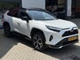 Toyota RAV4 2.5 PLUG-IN HYBRID AWD STYLE 19"LMV BLIND-SPOT JBL-AUDIO STOELVERWARMING 360°CAMERA NL-AUTO