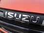 Isuzu D-Max 1.9 Double Cab V-Cross verlengd 5-persoons Automaat BPM-vrij / 20 december 2024 / meest luxe uitvoering / trekhaak / lederen bekleding / Apple carplay / Android Auto / groot scherm / camera