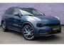 Lynk & Co 01 1.5 PHEV | Elektrisch schuif/kanteldak | 360 Graden Camera | 20" LM | Adaptive Cruise Control | Premium Audio Systeem | Apple Carplay/Android Auto | Stoelverwarming | achteruitrijcamera | Keyless Entry | Elektrisch verstelbare bestuurderstoel met geheugenfunctie