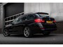 BMW 3-Serie Touring 320i 184 pk Edition Luxury-Line High Executive / Pano-Dak/ Keyless/ Head-Up/ Harman-Kardon/ Leder/ Sport-Stoelen/ Stoel.Verw/ Led-Koplamp/ 18'' LMV