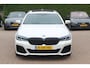 BMW 5-Serie Touring 530e Business Ed. M Sport 44.229 km! / SoH 95.2% / Trekhaak / Panoramadak / Head-up / 19'' / Laser LED / Sfeerverlichting / Leder / Safety-pack / Stuurverwarming / Cruise Control