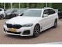 BMW 5-Serie Touring 530e Business Ed. M Sport 44.229 km! / SoH 95.2% / Trekhaak / Panoramadak / Head-up / 19'' / Laser LED / Sfeerverlichting / Leder / Safety-pack / Stuurverwarming / Cruise Control