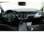 Volvo V60 2.0 B3 Essential Edition | Lichtmetalen Velgen 5-Spaaks 18" | Trekhaak Elektrisch Uitklapbaar | Cruise Control Adaptief Met Stop&Go En Stuurhulp | Achteruitrij Assistent | Dodehoekdetectie Met Correctie |  Voorstoelen verwarmend + Verwarmend Stuur | Electronic Climate Controle | Navigatiesysteem | Apple Carplay/Android Auto |