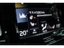 Volvo XC40 1.5 T3 Business Pro | Lichtmetalen Velgen 5-Spaaks 19" | Thunder Grey | Dodehoekdetectie Met Correctie | File Assistent | Electronic Climate Controle | Verwarmende Voorstoelen +Verwarmend Stuur | LED Koplampen | Navigatiesysteem Full Map + Hard Disk | Audio Installatie | Apple Carplay/Android Auto |