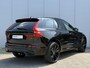 Volvo XC60 T8 Plug-in hybrid AWD Plus | Black Edition | 21" Lichtmetalen velgen | Harman Kardon audio | Panoramadak | Adaptieve Cruise Control | Elektrisch verstelbare voorstoelen | Stoelverwarming voor & achter | Stuurwielverwarming