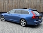 Volvo V90 2.0 D3 R-Design Automaat | Panoramadak | Leren bekleding | Camera met rondomzicht | Bowers&Wilkins | Adaptieve cruise control | Head-up Display | Apple CarPlay | LED | Parkeersensoren voor en achter