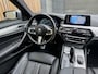 BMW 5-Serie Touring 520i Automaat M-sport | 20 inch lichtmetalen velgen | Navigatie proffesional | Sportstoelen | Stoelverwarming voor | Climate control | Cruise control | Parkeersensoren voor en achter
