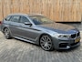 BMW 5-Serie Touring 520i Automaat M-sport | 20 inch lichtmetalen velgen | Navigatie proffesional | Sportstoelen | Stoelverwarming voor | Climate control | Cruise control | Parkeersensoren voor en achter