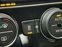 Volkswagen Golf Variant 1.5 TSI R-line Automaat | Panoramdak | Lederen bekleding | Stoel en stuurverwarming | Virtual cockpit | Parkeersensoren voor en achter | Achteruitrijcamera | LED verlichting adaptief