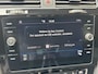 Volkswagen Golf Variant 1.5 TSI R-line Automaat | Navigatiesysteem | Apple CarPlay | Achteruitrijcamera | LED adaptief | Trekhaak afneembaar | Adaptieve cruise control | Parkeersensoren voor en achter
