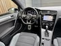 Volkswagen Golf Variant 1.5 TSI R-line Automaat | Navigatiesysteem | Apple CarPlay | Achteruitrijcamera | LED adaptief | Trekhaak afneembaar | Adaptieve cruise control | Parkeersensoren voor en achter