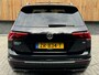 Volkswagen Tiguan Allspace 1.5 TSI R-line DSG | Panoramadak | Apple CarPlay | Navigatiesysteem | 19 inch velgen | Parkeersensoren voor en achter | Achteruitrijcamera