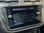 Volkswagen Tiguan Allspace 1.5 TSI R-line DSG | Panoramadak | Apple CarPlay | Navigatiesysteem | 19 inch velgen | Parkeersensoren voor en achter | Achteruitrijcamera