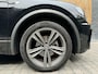 Volkswagen Tiguan Allspace 1.5 TSI R-line DSG | Panoramadak | Apple CarPlay | Navigatiesysteem | 19 inch velgen | Parkeersensoren voor en achter | Achteruitrijcamera