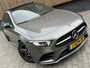 Mercedes-Benz A-klasse 220 AMG 190pk Automaat | Panoramadak | LED Matrix verlichting | Sfeerverlichting | Night Pakket | Sportstoelen elektrisch verstelbaar | Draadloze telefoonlader | Parkeersensoren voor en achter | Achteruitrijcamera