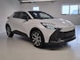 Toyota C-HR 1.8 Hybrid 140 First Edition | Dodehoekdetectie | Stoel/stuurverw.| Prisma-LED | Elektr. achterklep |