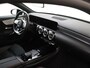 Mercedes-Benz A-klasse 180 Business Solution AMG Panorama Dak / Keyless / Sfeerverlichting / Parkeer Camera / Stoelverwarming /