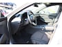 Mazda 3 HB 2.0 e-SkyActiv-G M Hybrid 122 Comfort , Automaat, LMV 18 Inch, HUD, Zwart dak, Stuurverwarming, Stoelverwarming, Clima, stoffen bekleding, Apple Carplay, PDC, Camera, Navi, Adap. Cruise