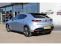 Mazda 3 HB 2.0 e-SkyActiv-G M Hybrid 122 Comfort , Automaat, LMV 18 Inch, HUD, Zwart dak, Stuurverwarming, Stoelverwarming, Clima, stoffen bekleding, Apple Carplay, PDC, Camera, Navi, Adap. Cruise