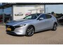 Mazda 3 HB 2.0 e-SkyActiv-G M Hybrid 122 Comfort , Automaat, LMV 18 Inch, HUD, Zwart dak, Stuurverwarming, Stoelverwarming, Clima, stoffen bekleding, Apple Carplay, PDC, Camera, Navi, Adap. Cruise