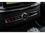 Volvo XC90 T8 Plug-in hybrid AWD Ultra Dark | 7-Zits | Google | Longe Range | Luchtvering | Bowers & Wilkins Audio | Head-up Display | Standkachel | Getint Glas | Schuif-/Kanteldak | 22" LM