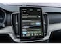 Volvo XC90 T8 Plug-in hybrid AWD Ultra Dark | 7-Zits | Google | Longe Range | Luchtvering | Bowers & Wilkins Audio | Head-up Display | Standkachel | Getint Glas | Schuif-/Kanteldak | 22" LM