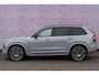 Volvo XC90 T8 Plug-in hybrid AWD Ultra Dark | 7-Zits | Google | Longe Range | Luchtvering | Bowers & Wilkins Audio | Head-up Display | Standkachel | Getint Glas | Schuif-/Kanteldak | 22" LM