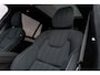 Volvo XC90 T8 Plug-in hybrid AWD Ultra Dark | 7-Zits | Google | Longe Range | Luchtvering | Bowers & Wilkins Audio | Head-up Display | Standkachel | Getint Glas | Schuif-/Kanteldak | 22" LM