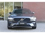 Volvo S90 T8 AWD Recharge Ultimate Dark | Vol! | Luchtvering | 360° Camera | Head-Up Display | Schuifdak | Harman Kardon | Adaptieve Cruise Control | Voorverwarming met Volvo On Call App | Stoelverwarming voor+achter | Stuurwielverwarming | Pilot Assist | BLIS Do .