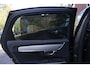 Volvo S90 T8 AWD Recharge Ultimate Dark | Vol! | Luchtvering | 360° Camera | Head-Up Display | Schuifdak | Harman Kardon | Adaptieve Cruise Control | Voorverwarming met Volvo On Call App | Stoelverwarming voor+achter | Stuurwielverwarming | Pilot Assist | BLIS Do .