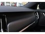 Volvo S90 T8 AWD Recharge Ultimate Dark | Vol! | Luchtvering | 360° Camera | Head-Up Display | Schuifdak | Harman Kardon | Adaptieve Cruise Control | Voorverwarming met Volvo On Call App | Stoelverwarming voor+achter | Stuurwielverwarming | Pilot Assist | BLIS Do .