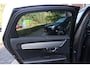 Volvo S90 T8 AWD Recharge Ultimate Dark | Vol! | Luchtvering | 360° Camera | Head-Up Display | Schuifdak | Harman Kardon | Adaptieve Cruise Control | Voorverwarming met Volvo On Call App | Stoelverwarming voor+achter | Stuurwielverwarming | Pilot Assist | BLIS Do .