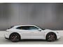 Porsche Taycan Cross Turismo 4 | Pan.Dak | ACC | 5 Pers. | 21" LM | Comfortstoelen | Keyless | Rear View Cam. |