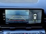 Hyundai Kona Electric Premium Sky 65.4 kWh / Panoramadak / Leder / Stoelverkoeling / Stoel- & Stuurverwarming / 360 Camera / HUD / PDC Voor + Achter /