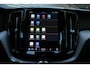 Volvo XC60 T8 Plug-in hybrid AWD Ultra Bright | Luchtvering | Visual Park Assist (incl. 360º view) | Lederen Bekleding | Elektrisch Glazen Panorama-Dak | Trekhaak Elektrisch Uitklapbaar | Premium Audio by Harman Kardon | Head-Up Display | Electronic Climate Controle | Achterbank Verwarmd | Keyless Entry | Navigatiesysteem Full Map | Apple Carplay/Android Auto | 21 inch lichtmetalen velgen 5-spaaks