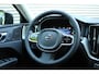 Volvo XC60 2.0 T8 Plug-in hybrid AWD Ultra Bright | lichtmetalen velgen 5-spaaks 21" | Luchtvering | Visual Park Assist (incl. 360º view) | Lederen Bekleding | Elektrisch Glazen Panorama-Dak | Trekhaak Elektrisch Uitklapbaar | Premium Audio by Harman Kardon | Head-Up Display | Electronic Climate Controle | Achterbank Verwarmd | Keyless Entry | Navigatiesysteem Full Map | Apple Carplay/Android Auto |