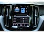 Volvo XC60 T8 Plug-in hybrid AWD Ultra Bright | Luchtvering | Visual Park Assist (incl. 360º view) | Lederen Bekleding | Elektrisch Glazen Panorama-Dak | Trekhaak Elektrisch Uitklapbaar | Premium Audio by Harman Kardon | Head-Up Display | Electronic Climate Controle | Achterbank Verwarmd | Keyless Entry | Navigatiesysteem Full Map | Apple Carplay/Android Auto | 21 inch lichtmetalen velgen 5-spaaks