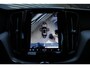 Volvo XC60 2.0 T8 Plug-in hybrid AWD Ultra Bright | lichtmetalen velgen 5-spaaks 21" | Luchtvering | Visual Park Assist (incl. 360º view) | Lederen Bekleding | Elektrisch Glazen Panorama-Dak | Trekhaak Elektrisch Uitklapbaar | Premium Audio by Harman Kardon | Head-Up Display | Electronic Climate Controle | Achterbank Verwarmd | Keyless Entry | Navigatiesysteem Full Map | Apple Carplay/Android Auto |